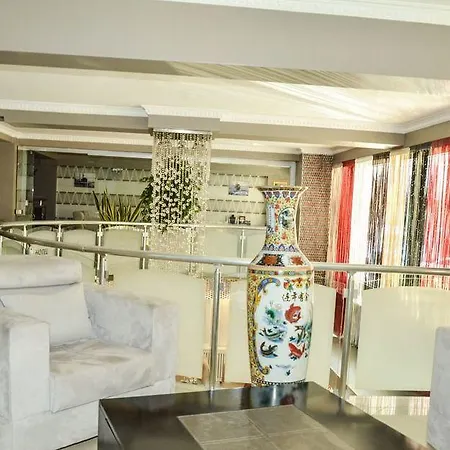 Comfort Downtown Hotel 4*