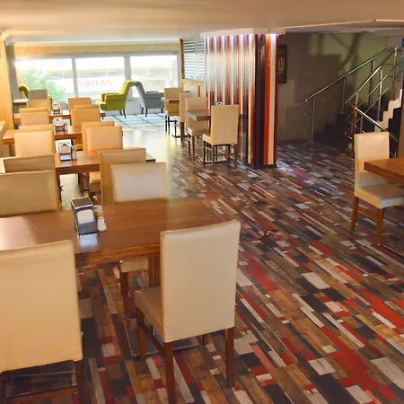 Comfort Downtown Hotel 4*