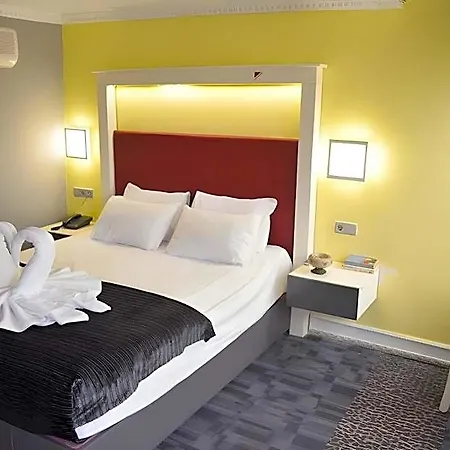 Comfort Downtown 4*