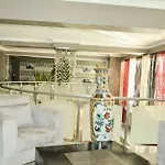 Comfort Downtown فندق 4*
