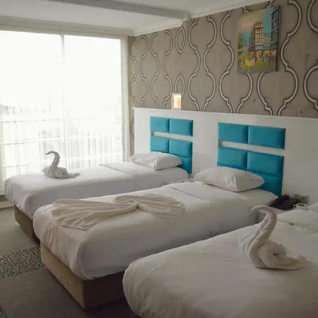 Comfort Downtown ホテル 4*